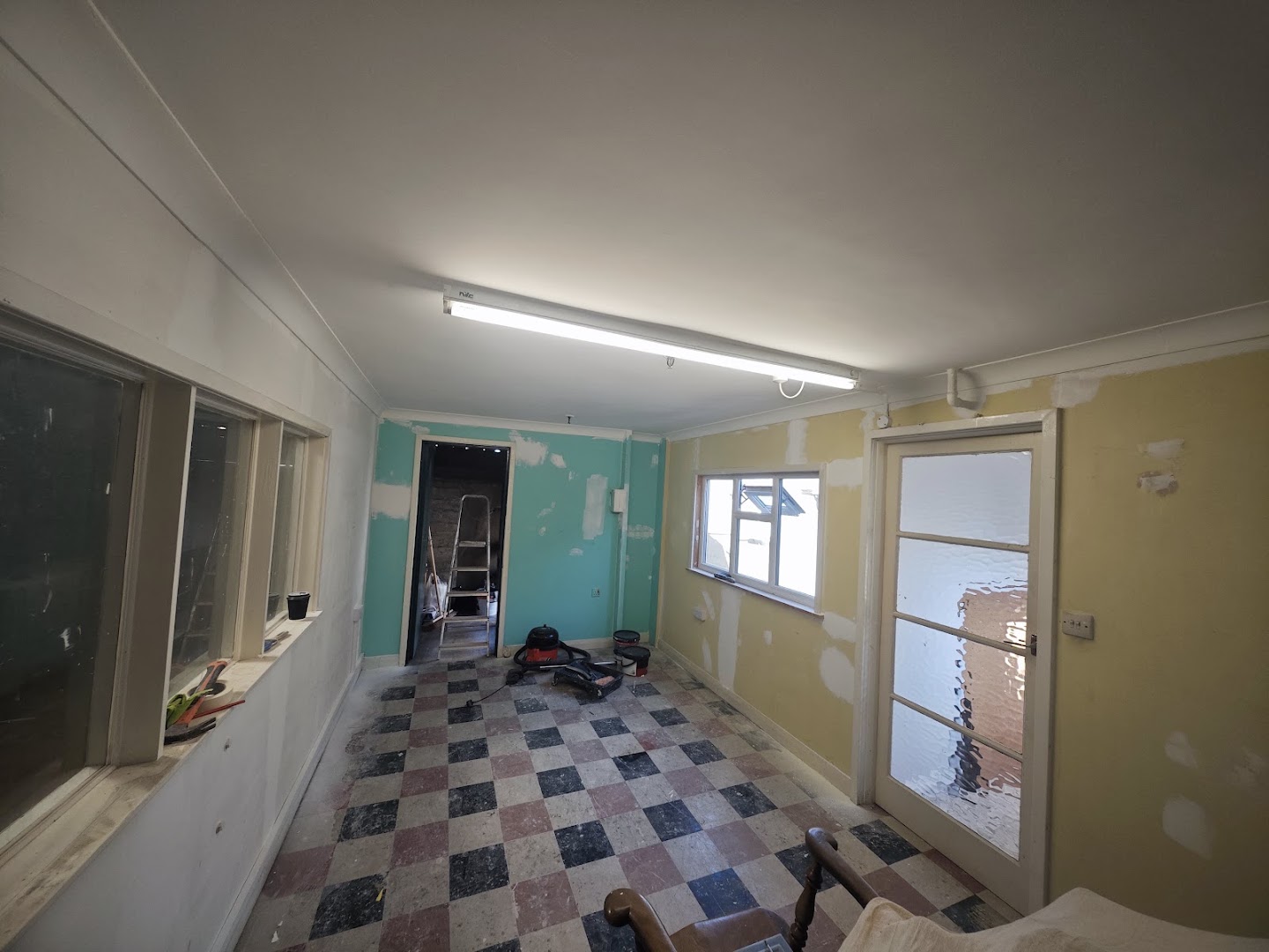 F. Decorating service · Photos 1